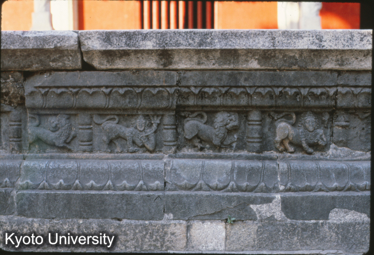 88-24_泉州 開元寺大雄宝殿 月台束腰 他のバラモン寺廟のもの転用（明末）_81 (1)