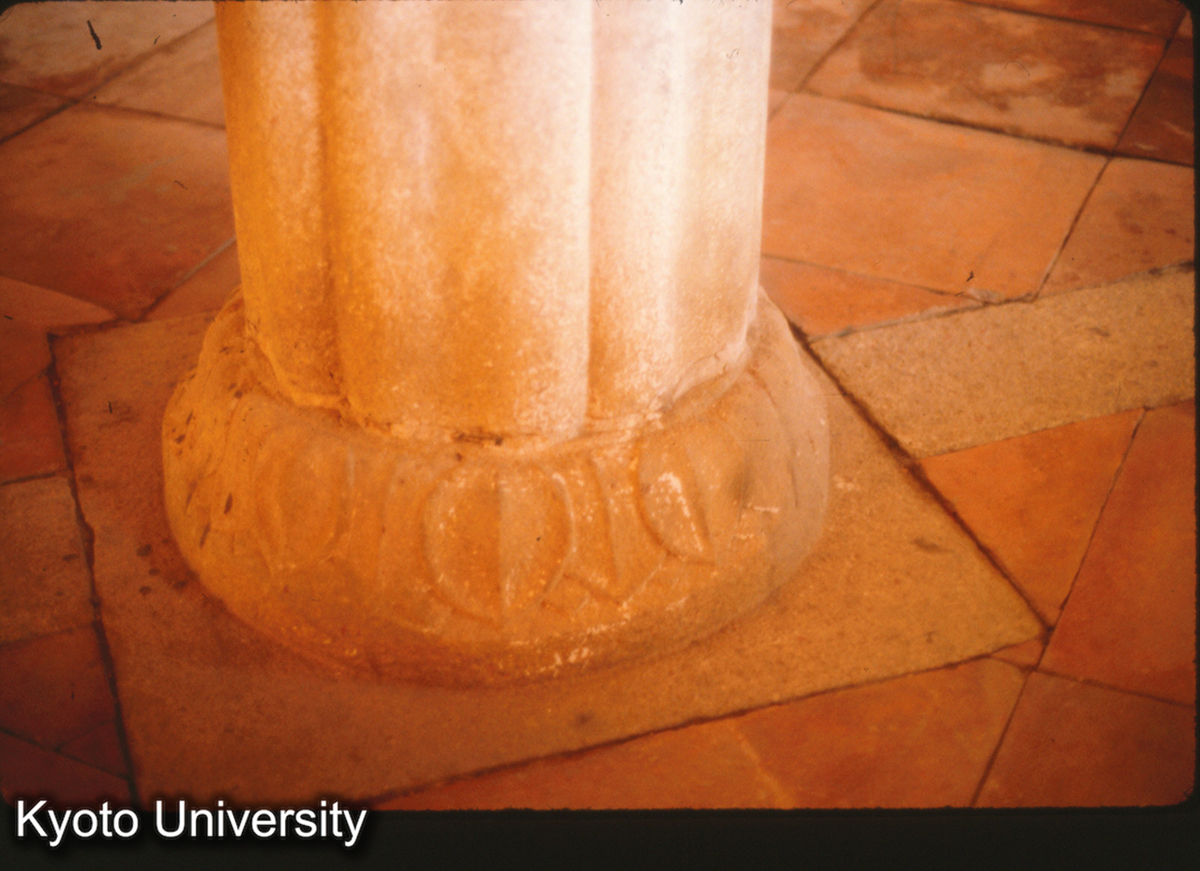 89-3_泉州 開元寺大雄宝殿 瓜転柱 柱礎 (1)