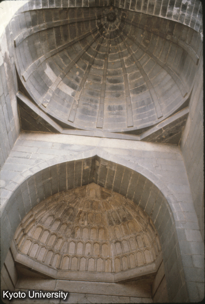 90-14_泉州 清浄寺（聖友寺）大門 前・中部見上げ (1)