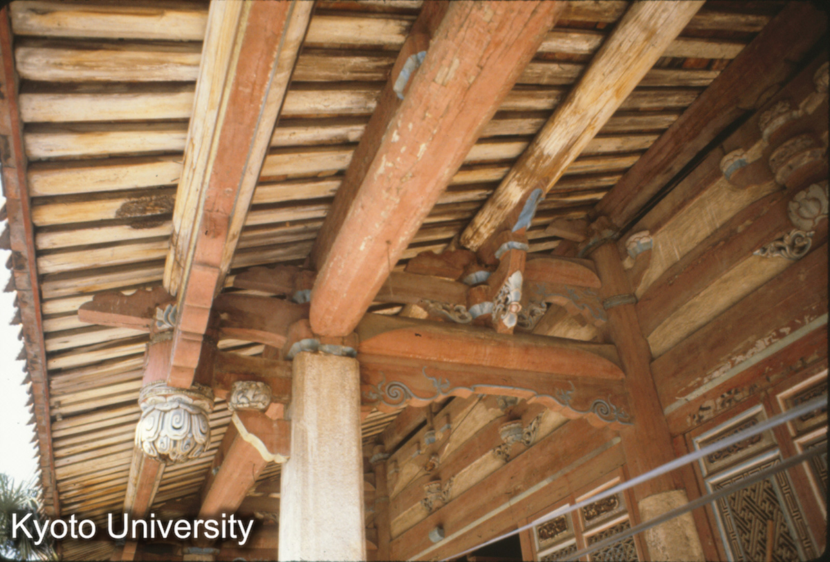 90-25_泉州 承天寺大殿 前廊 梁架 (1)