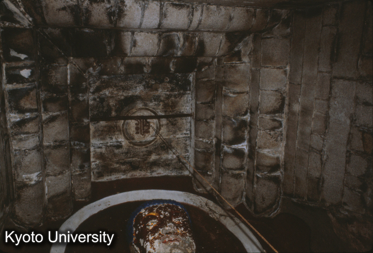 91-31_泉州 清源山 弥陀岩 窟頂 (1)