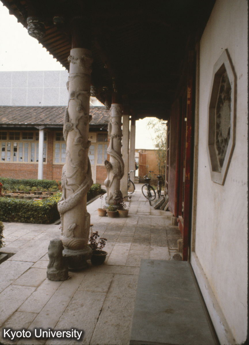 91-35_旧泉州文廟櫺星門 前廊 (1)