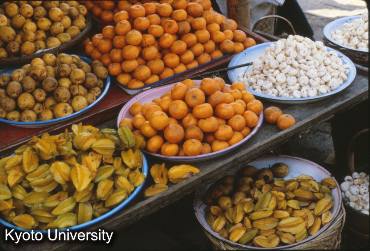 92-11_自由市場 果物（泉州） (1)