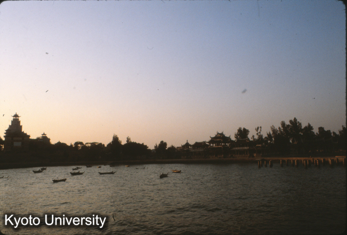 92-22_集美 鰲ごう園（大がめ） (1)