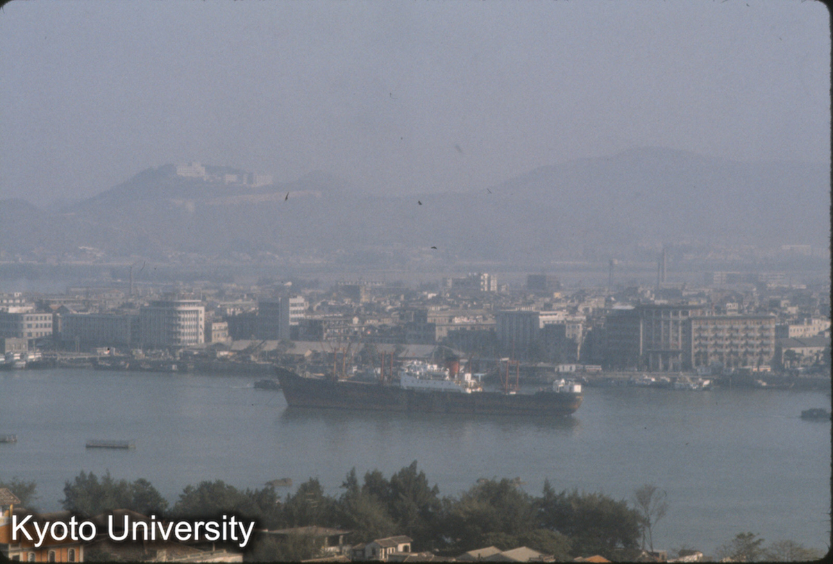 92-31_厦門 遠望（鼓浪嶼より） (1)