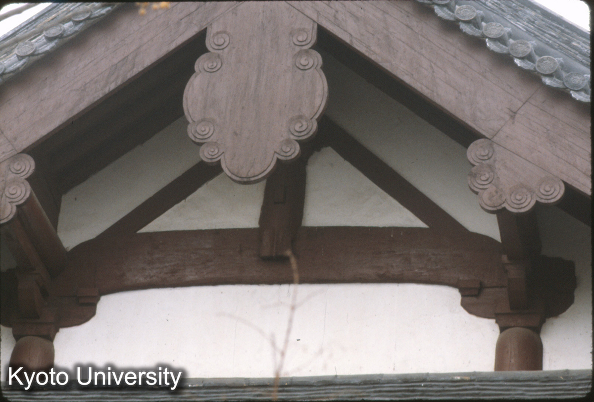 94-18_金華 天寧寺大殿 妻飾 (1)