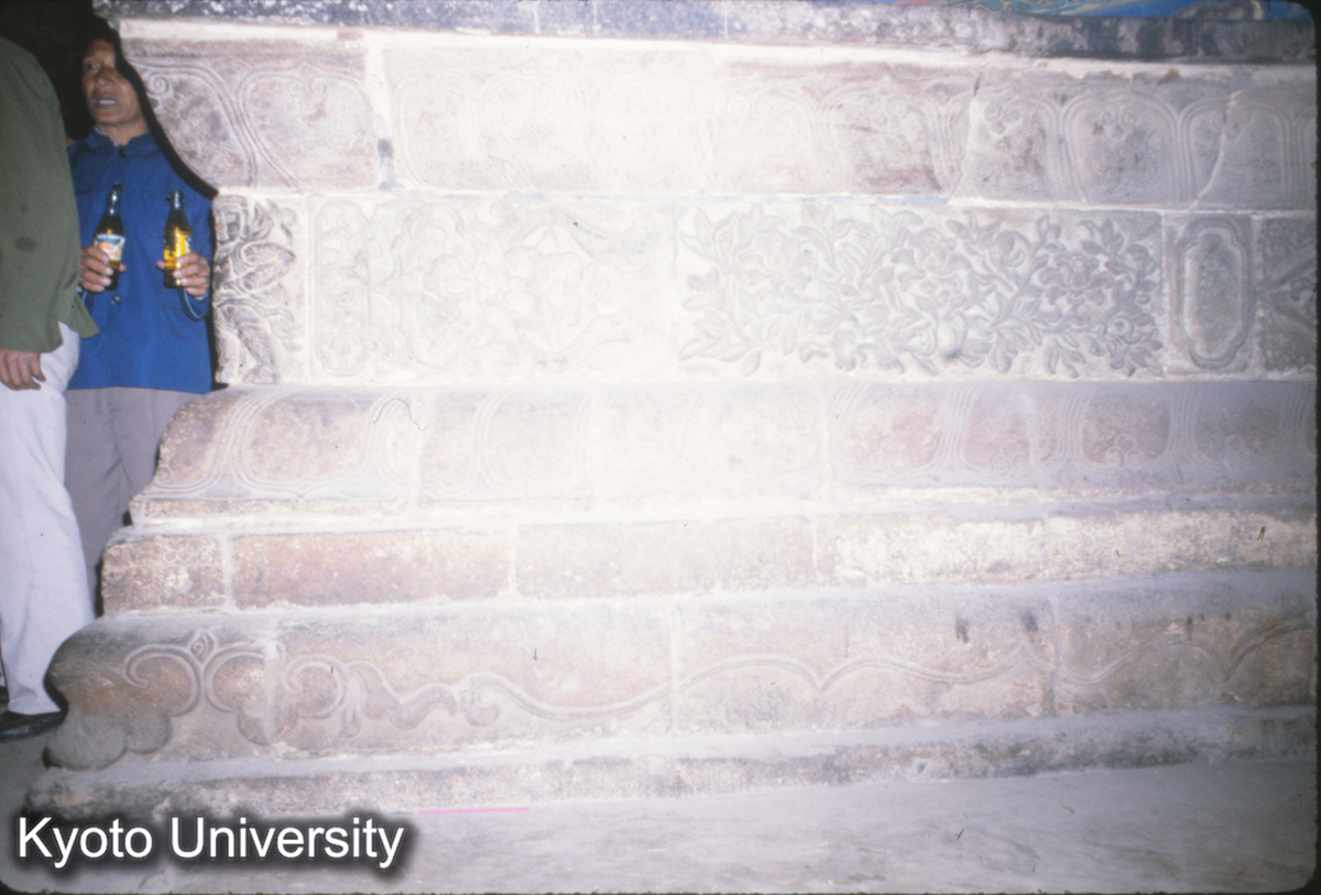 95-18_昆明 円通寺正殿 須弥坐（明?） (1)