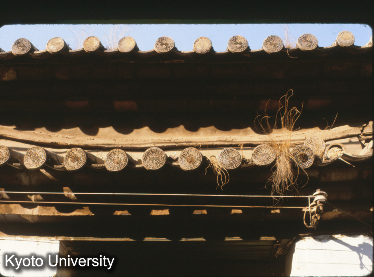 96-4_昆明 円通街 民居 檐頭 (1)