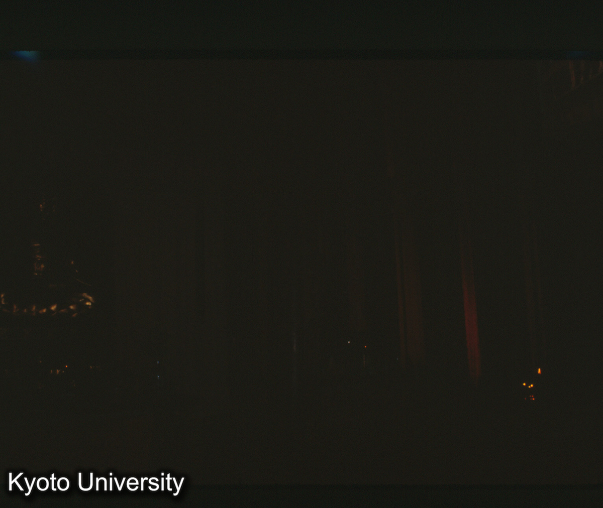 96-23_昆明 笻竹寺大雄宝殿 内部 (1)