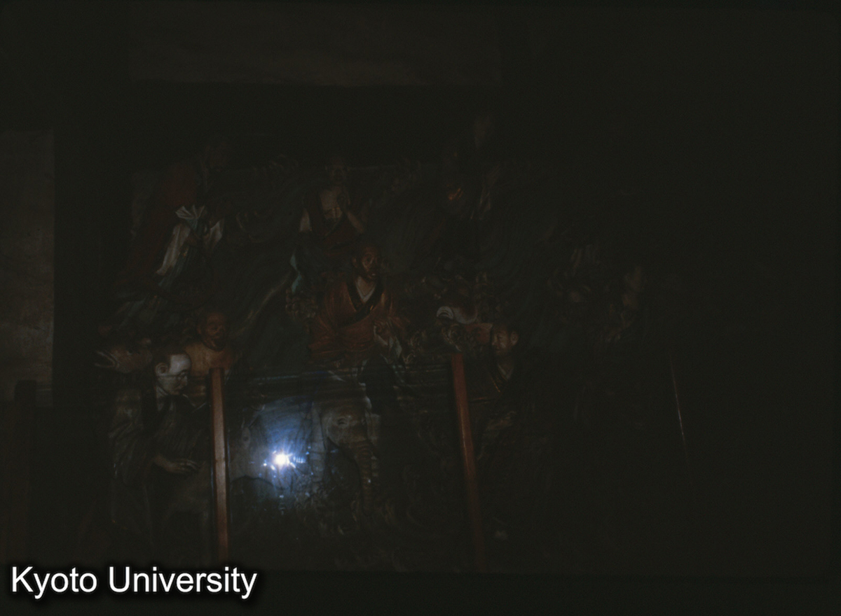 96-26_昆明 笻竹寺大雄宝殿 五百羅漢 (1)