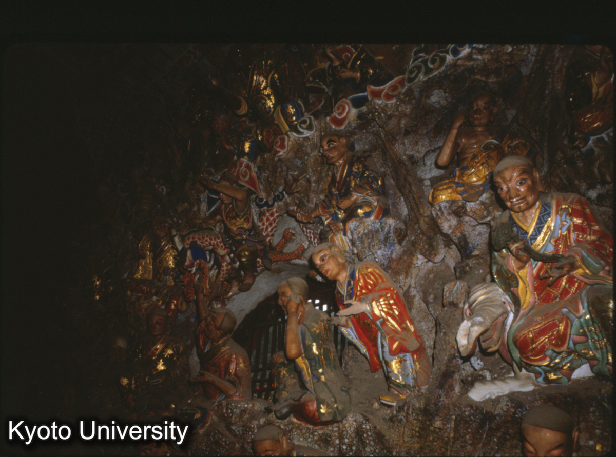 97-11_昆明 西山華亭寺大雄宝殿 五百羅漢 (1)