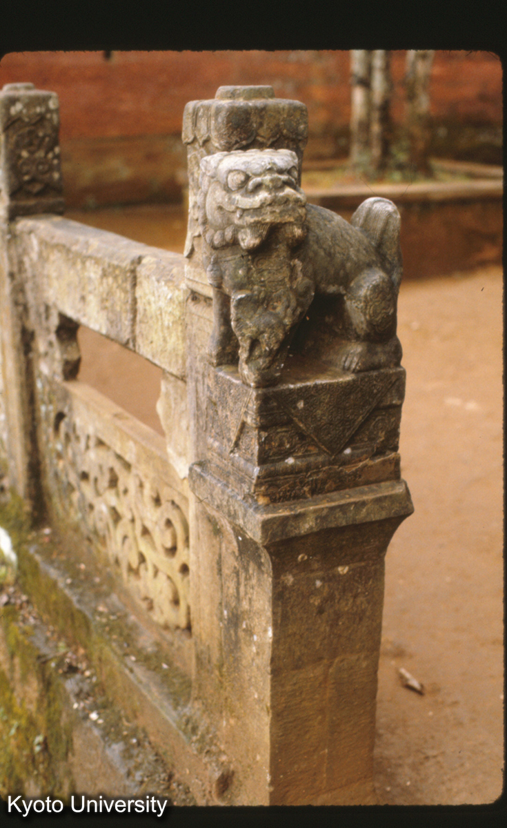 98-13_昆明 太華寺牌楼傍 石欄杆 明 (1)