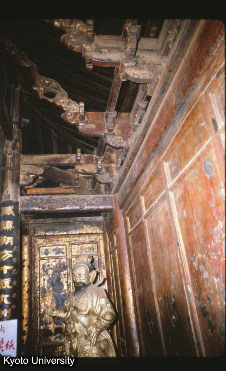 98-18_昆明 金殿 斗栱・槅扇 (1)