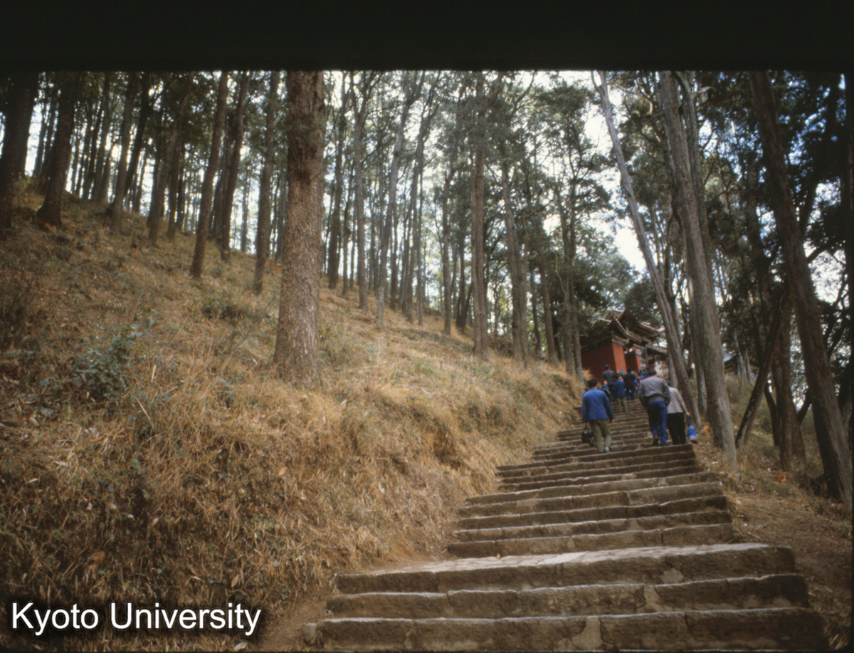 99-17_昆明 金殿 一天門 参道 (1)