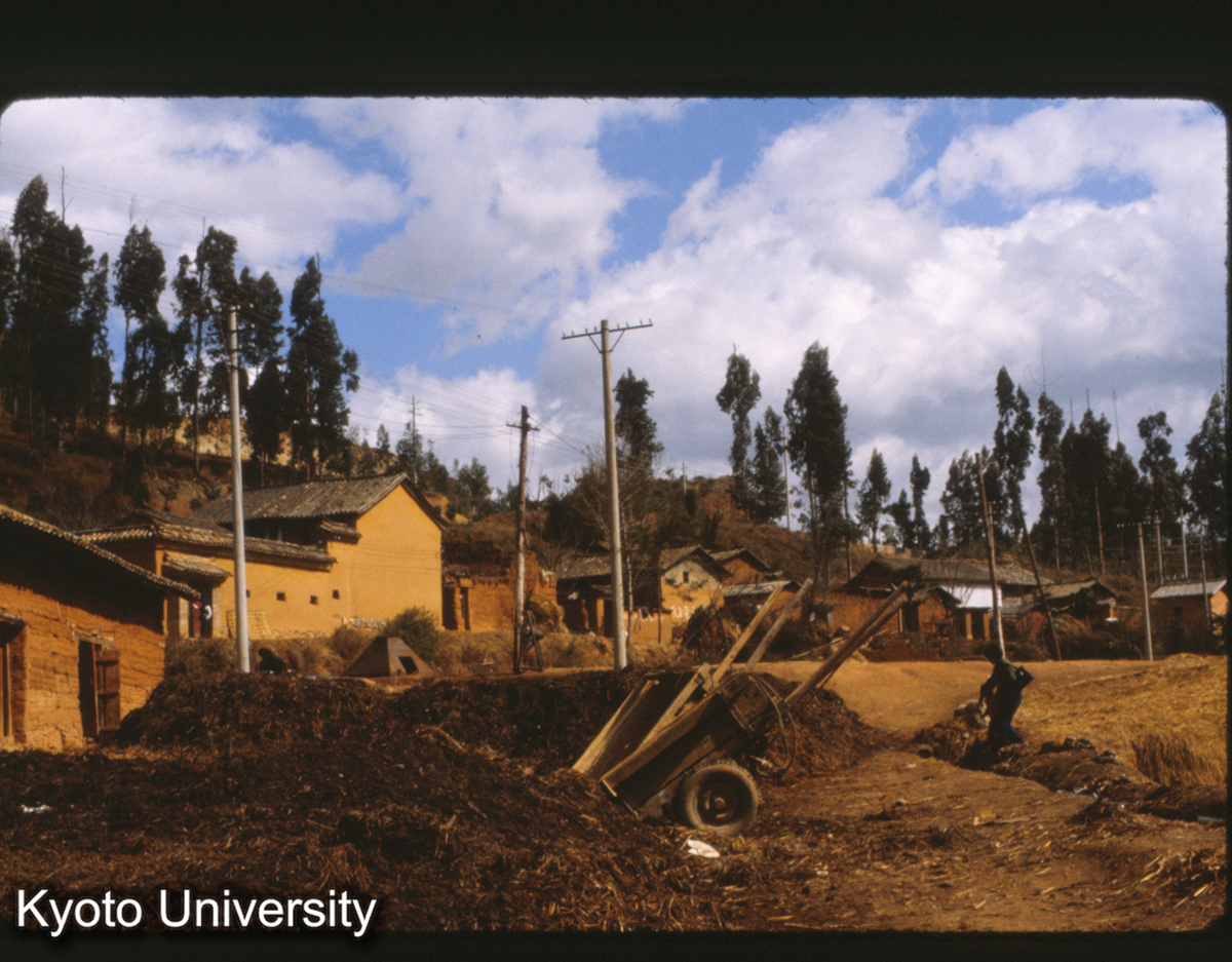 99-21_昆明 北郊（鳴沙山）民居 (1)