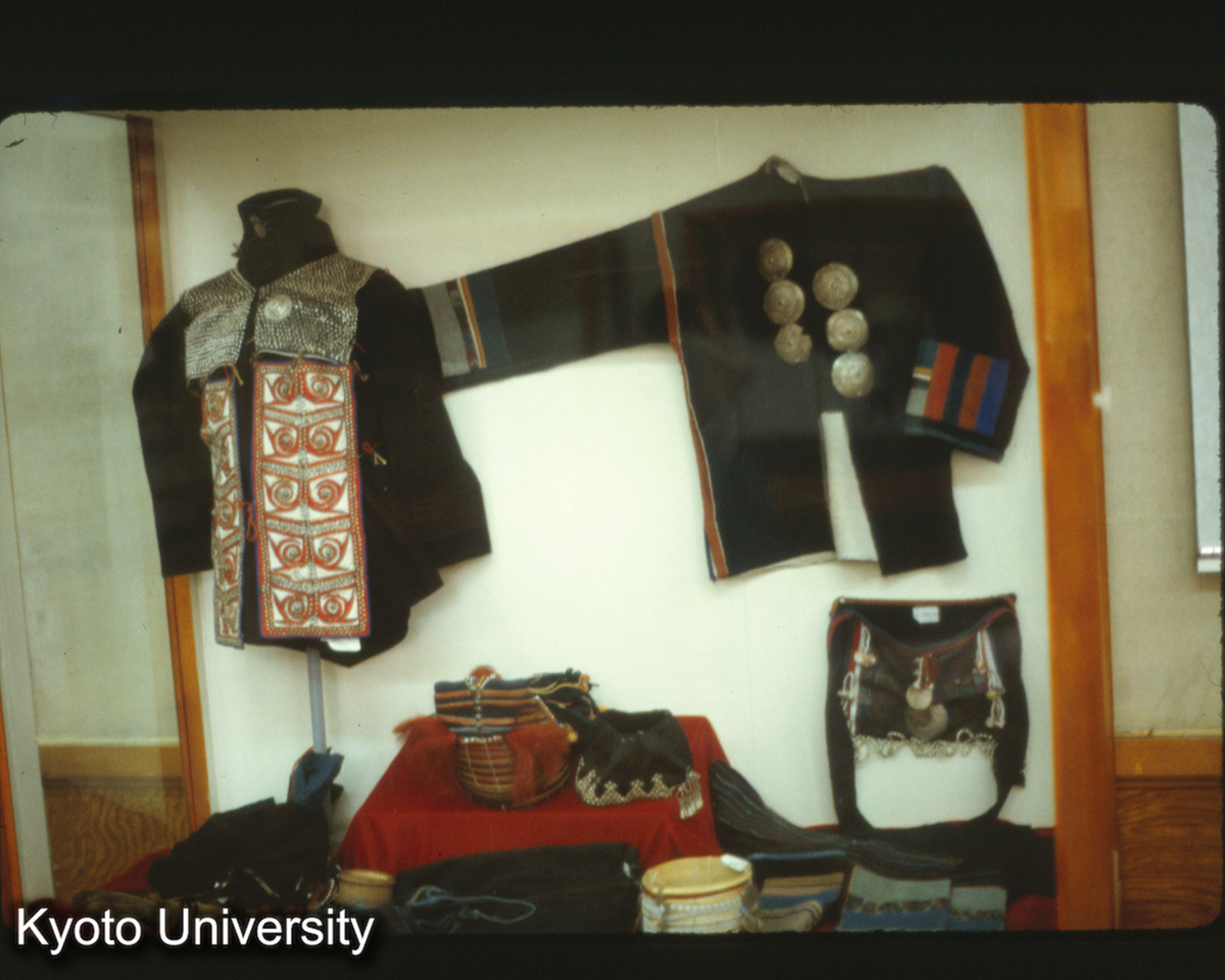 99-34_ハニ族（雲南省博物館） (1)