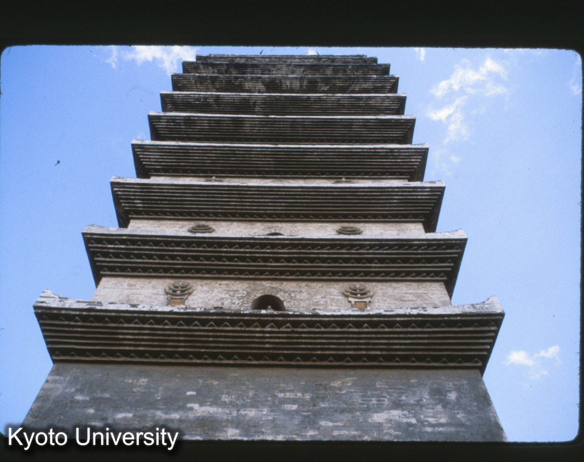 101-6_昆明 東寺 文筆塔（檐頭線に胴張あり） (1)