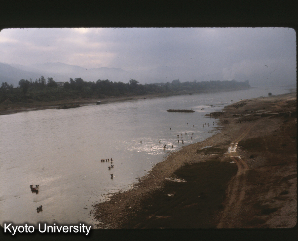 104-34_瀾滄江（メコン上流） ビルマ・ラオス国境をのぞむ (1)