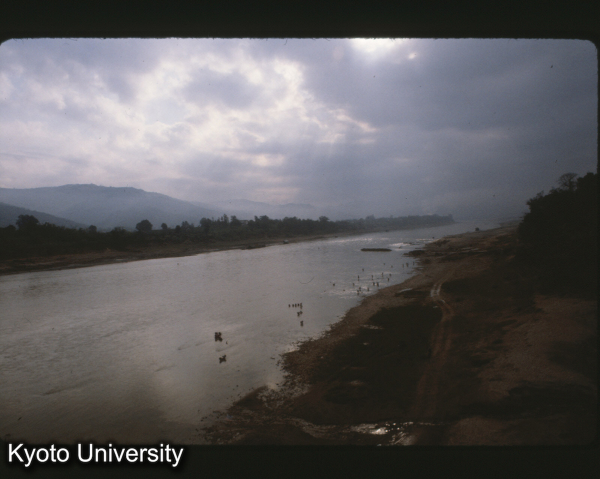 104-35_瀾滄江（メコン上流）下流30kmビルマ・ラオス国境 (1)