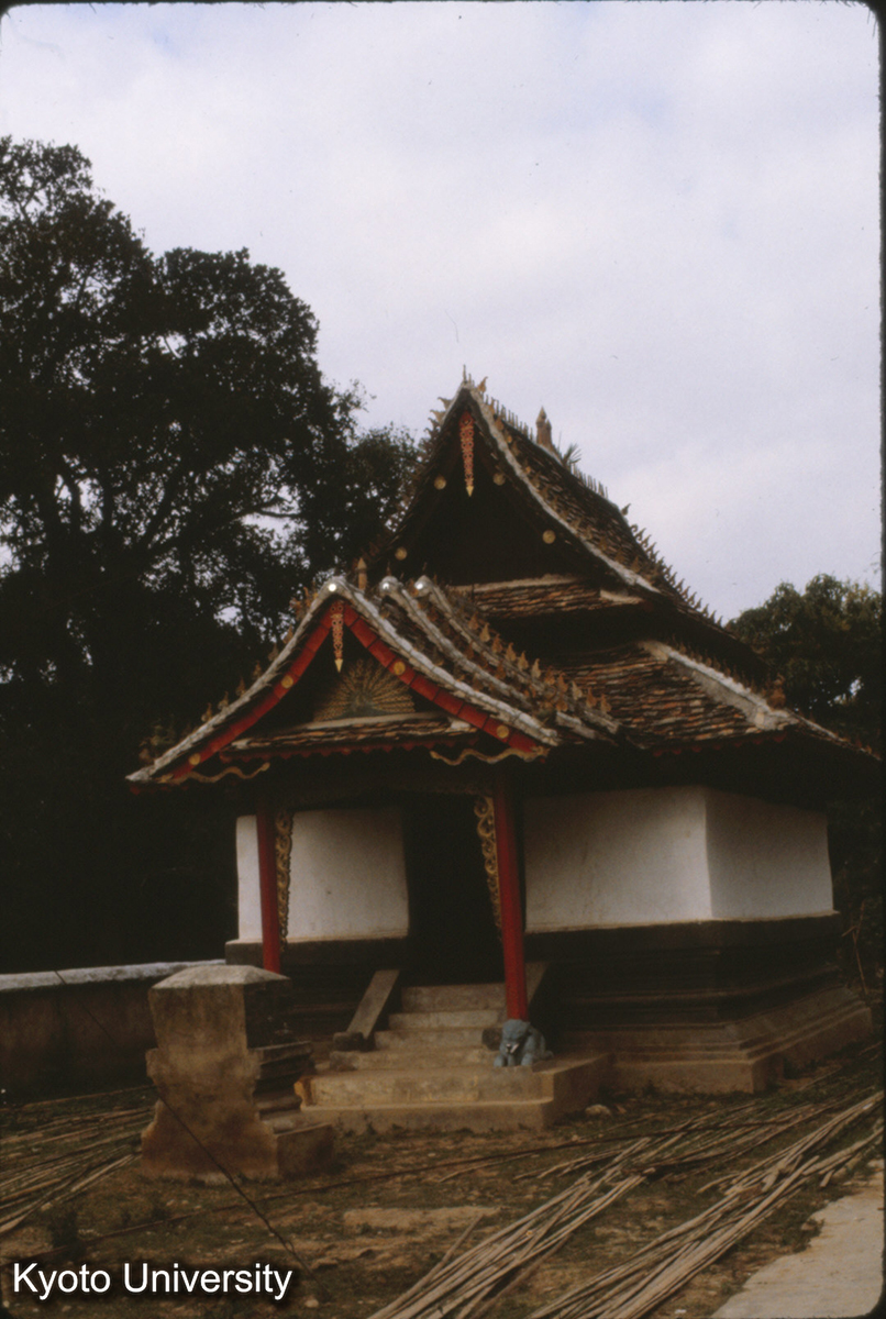 105-22_景洪 曼角仏寺経堂_81 (1)