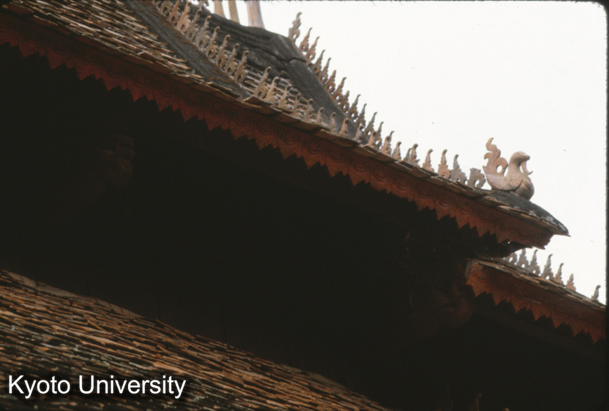 105-33_曼角仏寺大殿 走獣 (1)