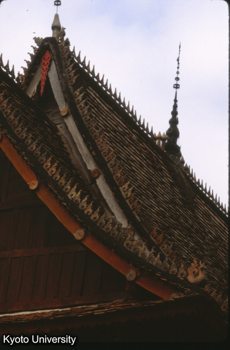 105-35_曼角仏寺大殿 屋面 (1)