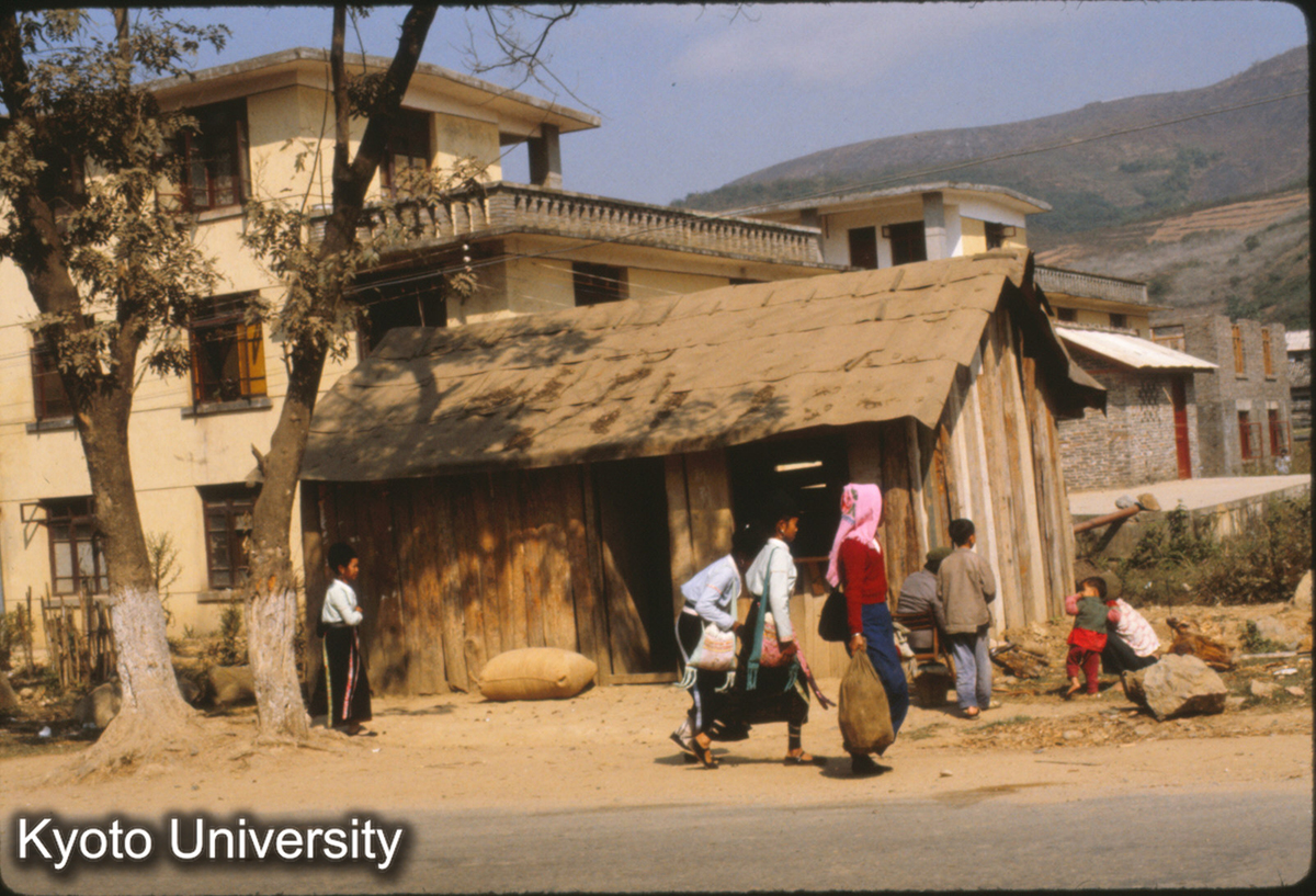 106-7_アイニ族（ハン族一系） （景洪） (1)