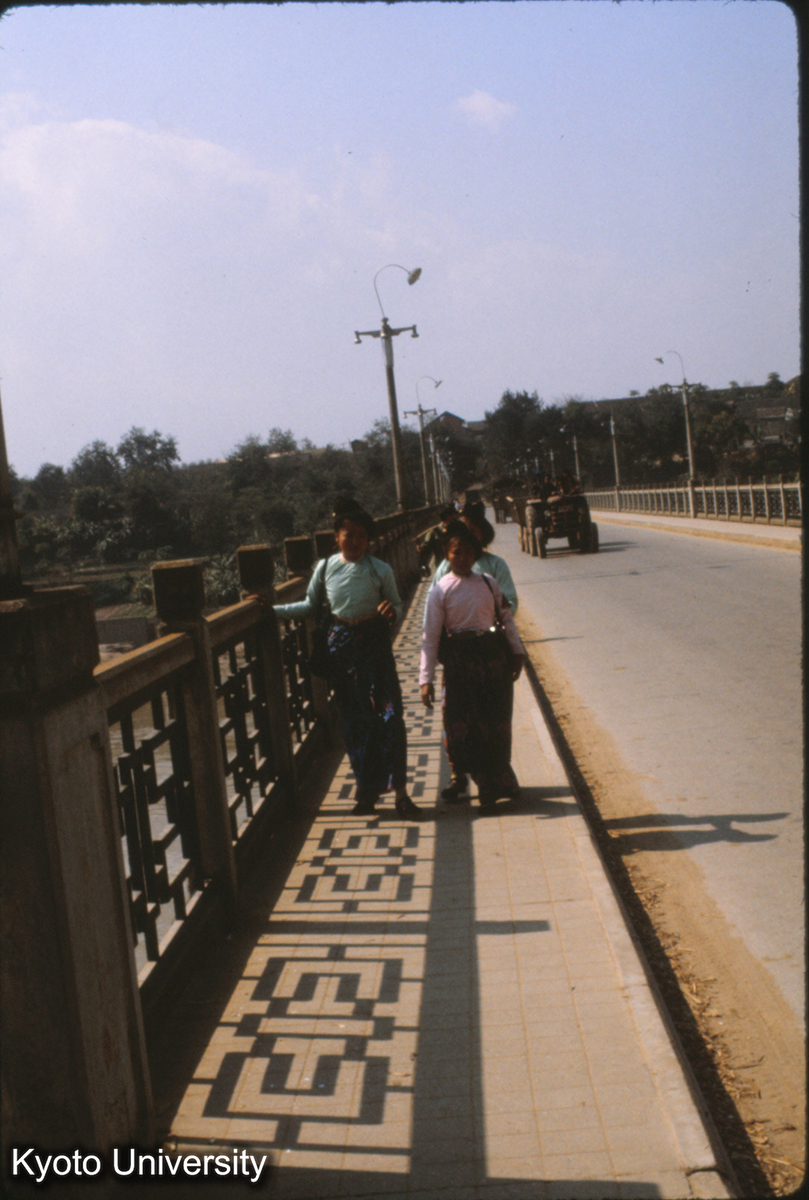 106-8_タイ族（景洪） (1)