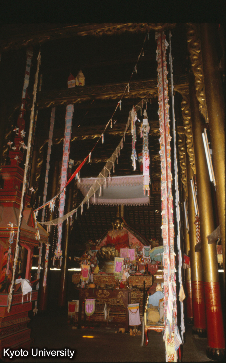 106-10_景洪 曼角仏寺大殿 内景_81 (1)