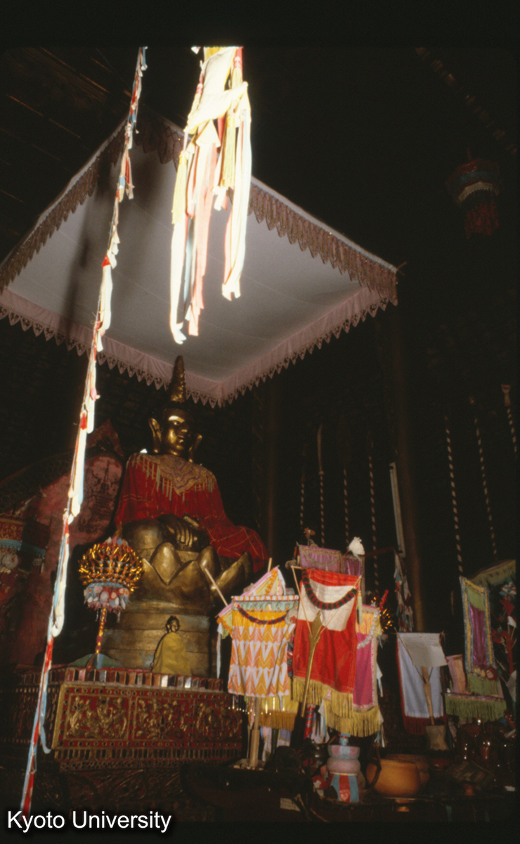 106-13_曼角仏寺大殿 主仏 (1)