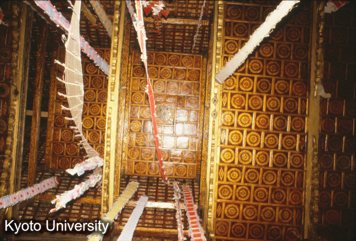 106-14_曼角仏寺大殿 格天井 (1)