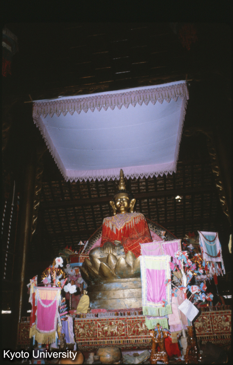 106-22_曼角仏寺大殿 主仏 (1)