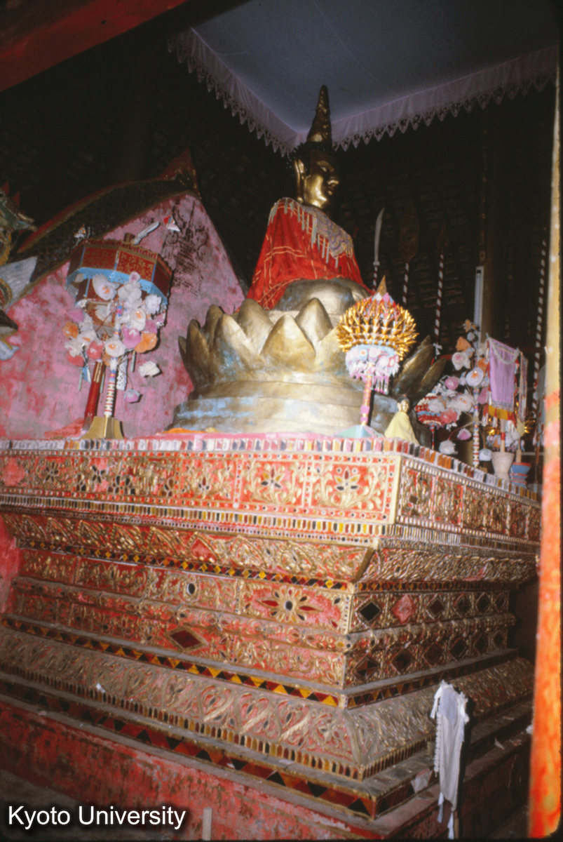 106-26_曼角仏寺大殿 主仏・須弥坐 (1)