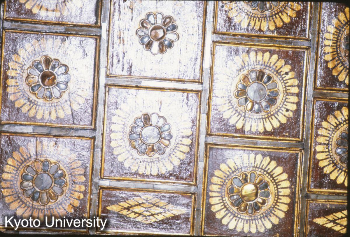 107-2_曼角仏寺大殿 格天井 (1)