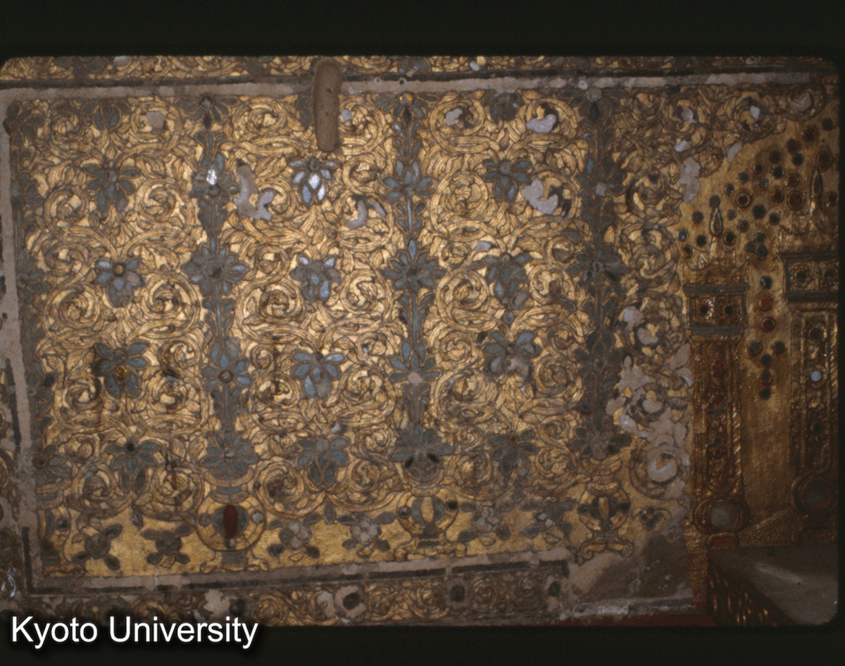 107-27_曼角仏寺経堂 後壁装飾 (1)