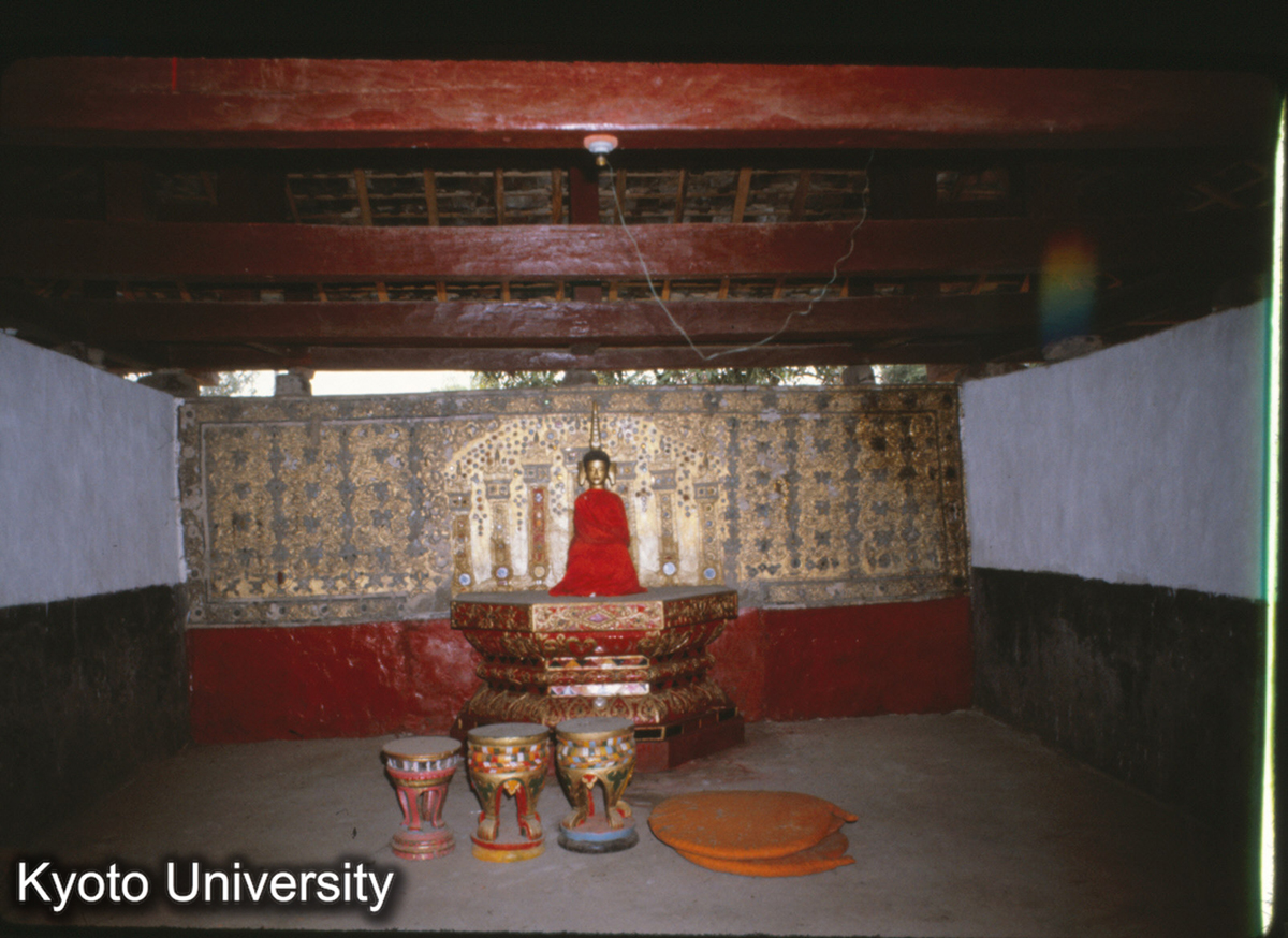 107-31止_曼角仏寺経堂 内景 (1)