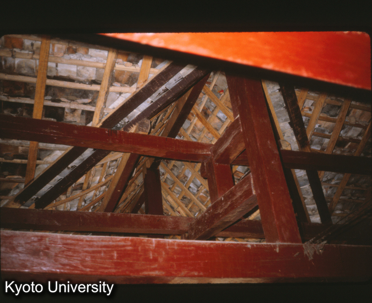 108-10_曼角仏寺経堂 屋架 (1)