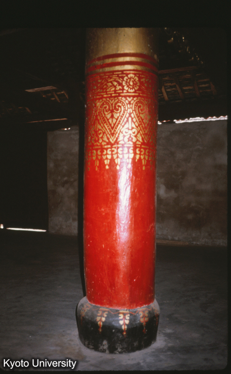 108-26_曼角仏寺大殿 柱 (1)