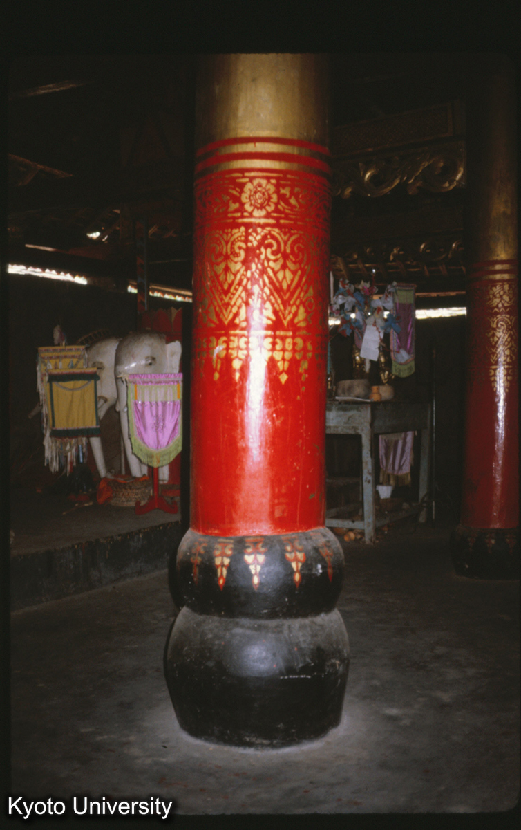 108-27_曼角仏寺大殿 二重柱礎 (1)