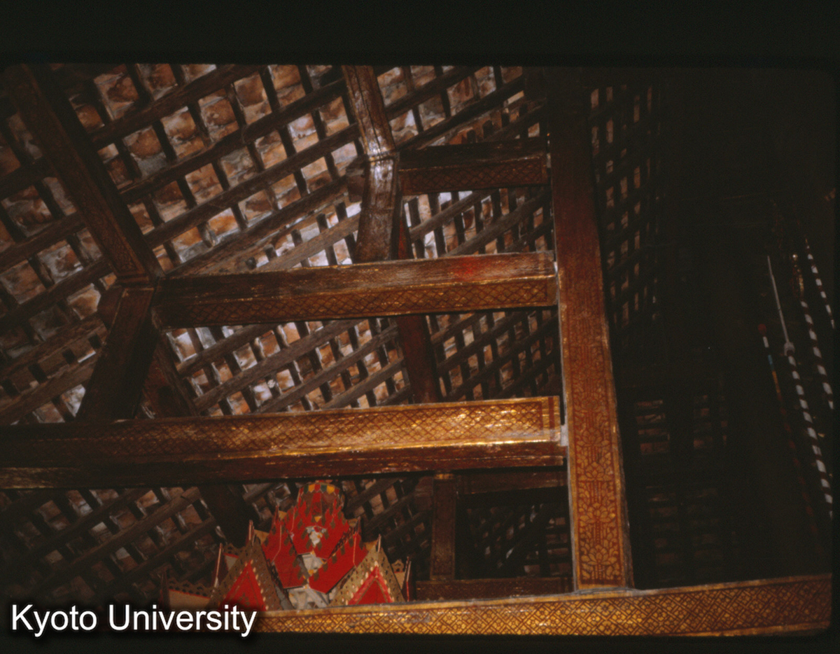 108-28_曼角仏寺大殿 側廊梁架 (1)