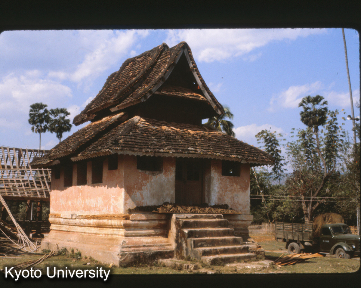 109-22_景洪 曼聴仏寺経堂 (1)