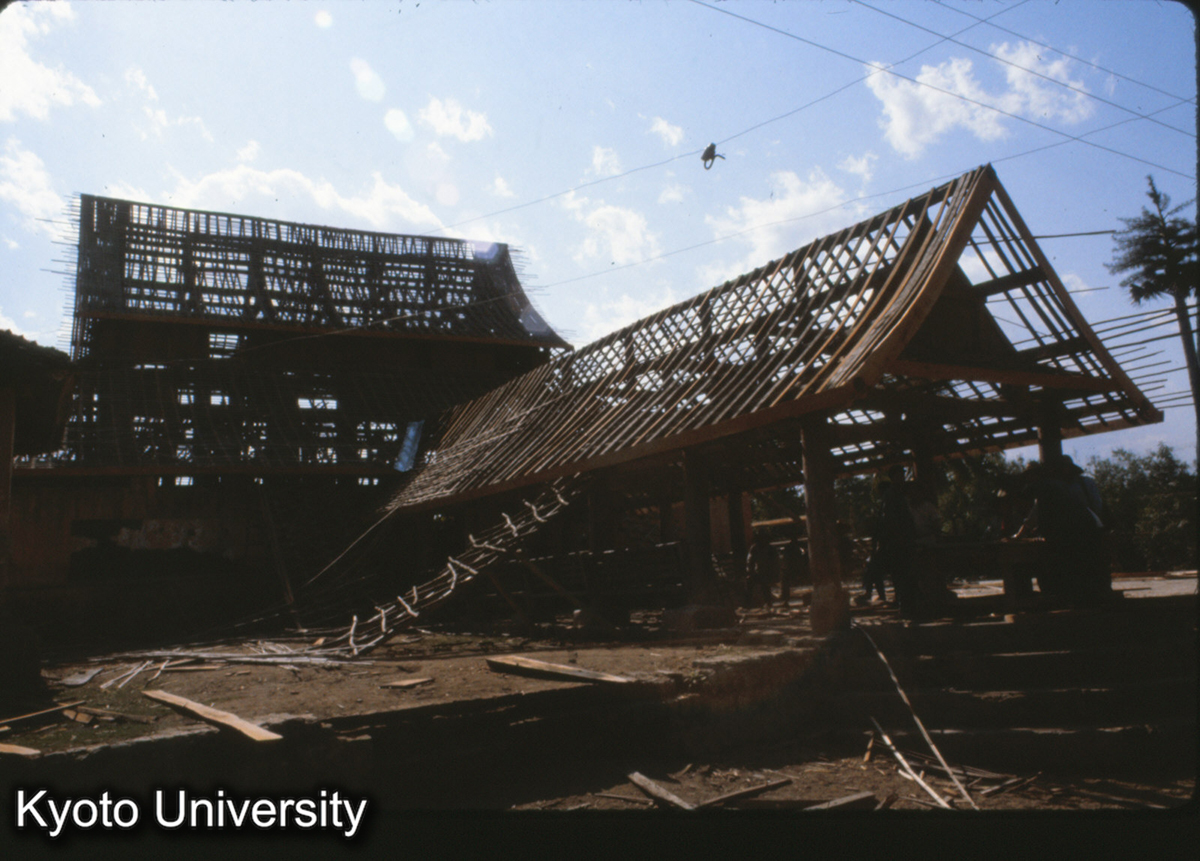 109-31_景洪 曼聴仏寺大殿 (1)
