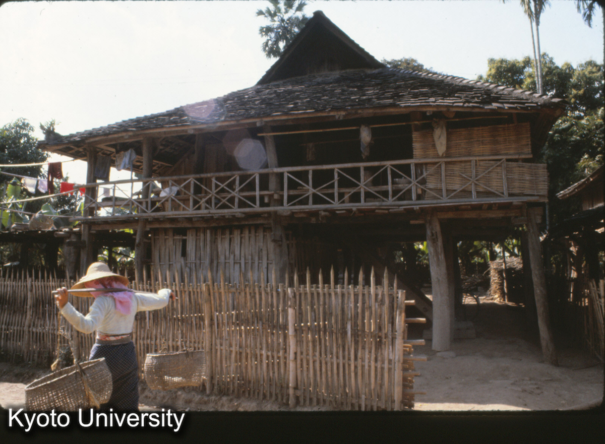 110-1_景洪 曼聴タイ族 民居 (1)