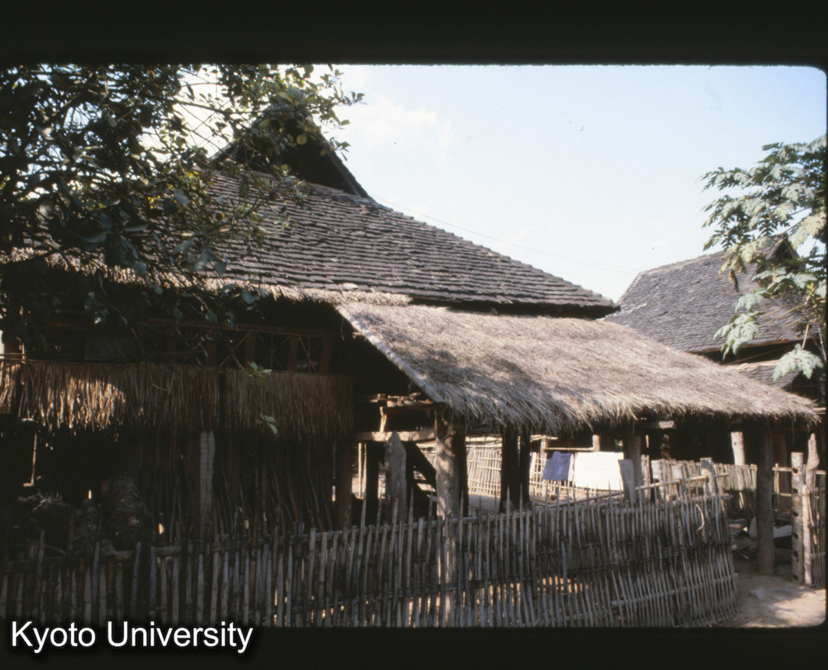 110-3_景洪 タイ族 民居 (1)