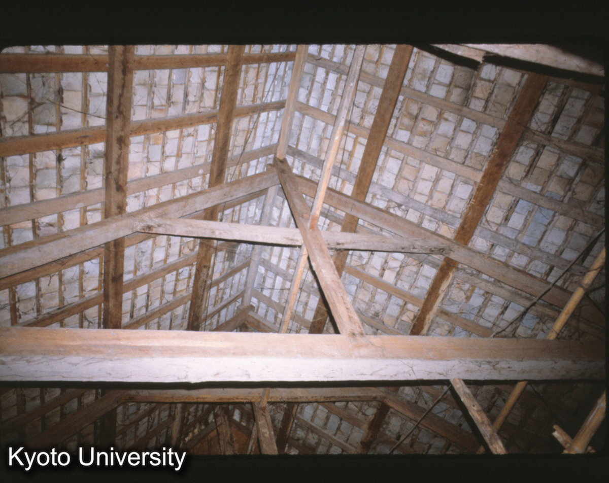 110-16_景洪 曼龍 タイ族 民居 屋架 (1)