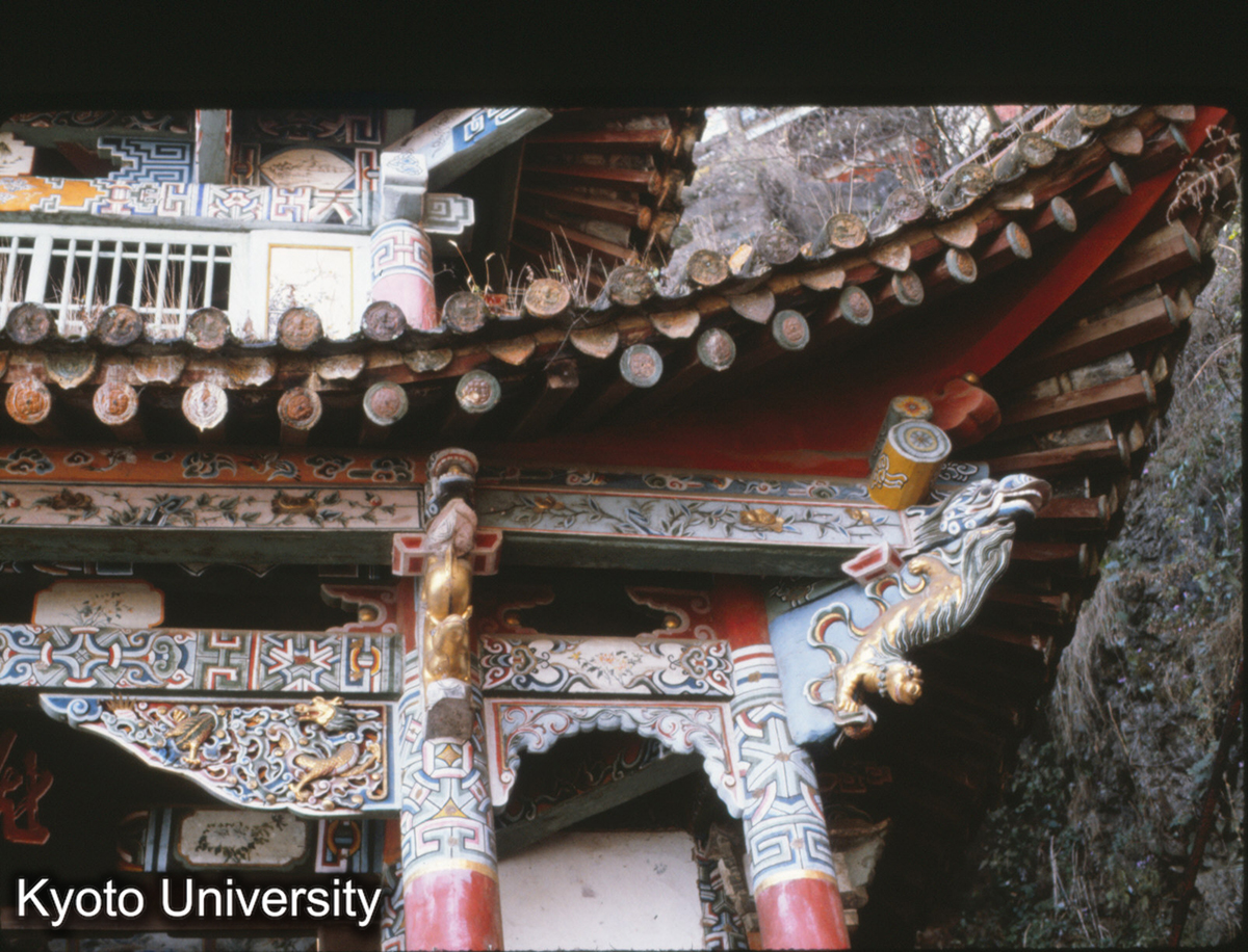 112-31_昆明 西山龍門 霊官殿 斗栱 (1)