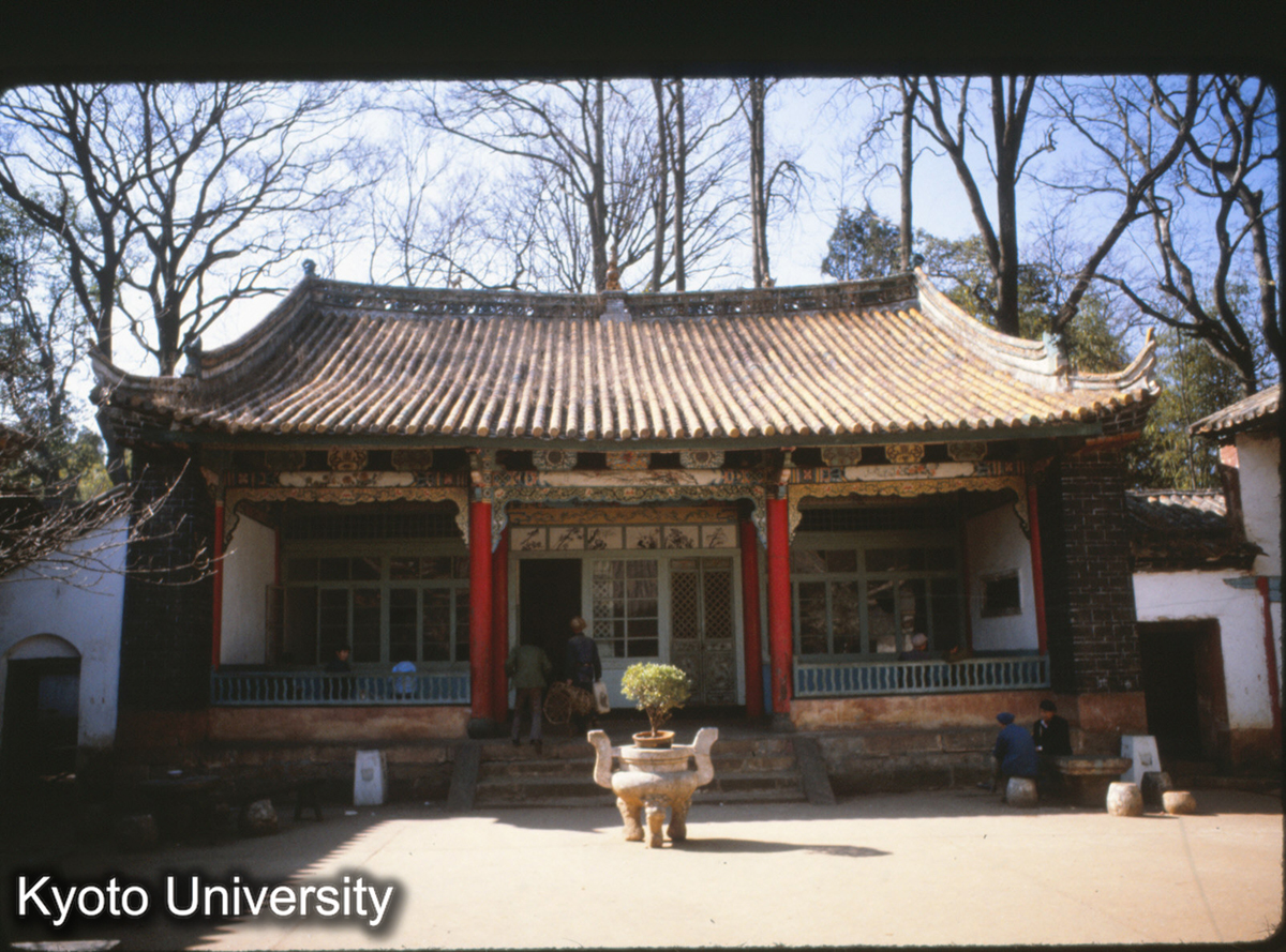 114-26_昆明 黒龍宮（旧龍王廟）正殿 (1)