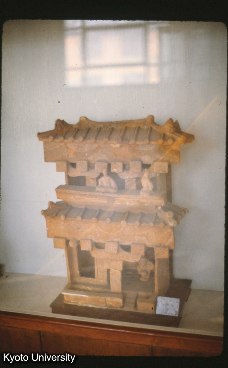 115-20_陶房（1971遂寧出土） 四川博 (1)