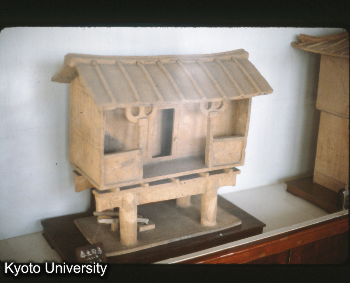 115-23_舂米陶房（1957双流出土） 四川博 (1)