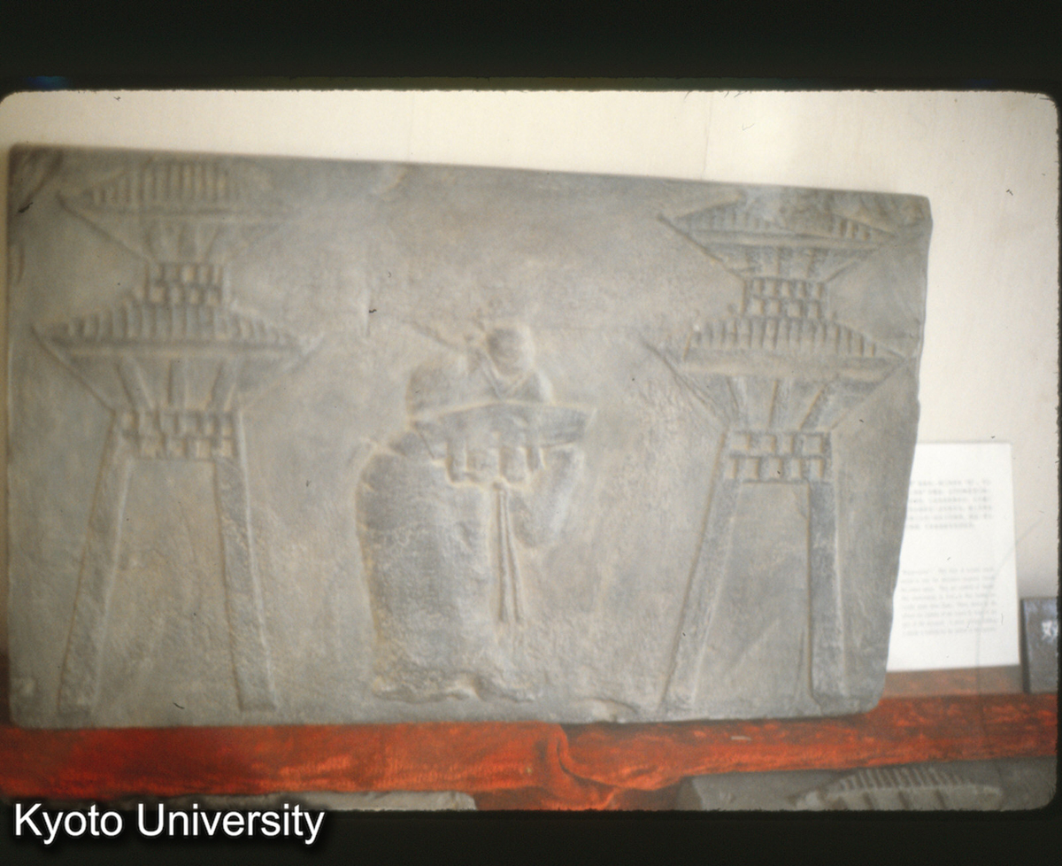 115-26_画像磚 双闕図 1959彭県出土 四川博 (1)